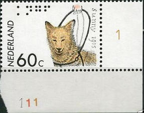 Postzegel met velrand met etsing- en kleurnummers