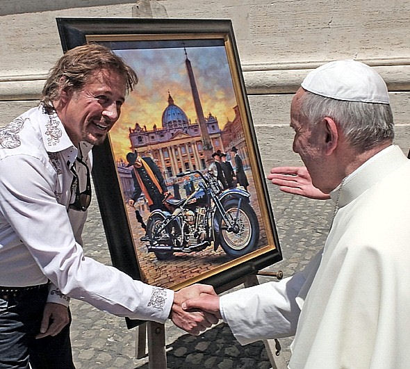 David Uhl schenkt zijn Harley schilderij aan Paus Franciscus