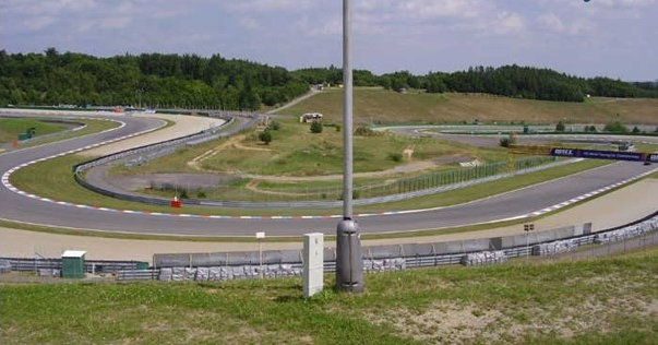 Een van de bochten in het huidige circuit van Brno