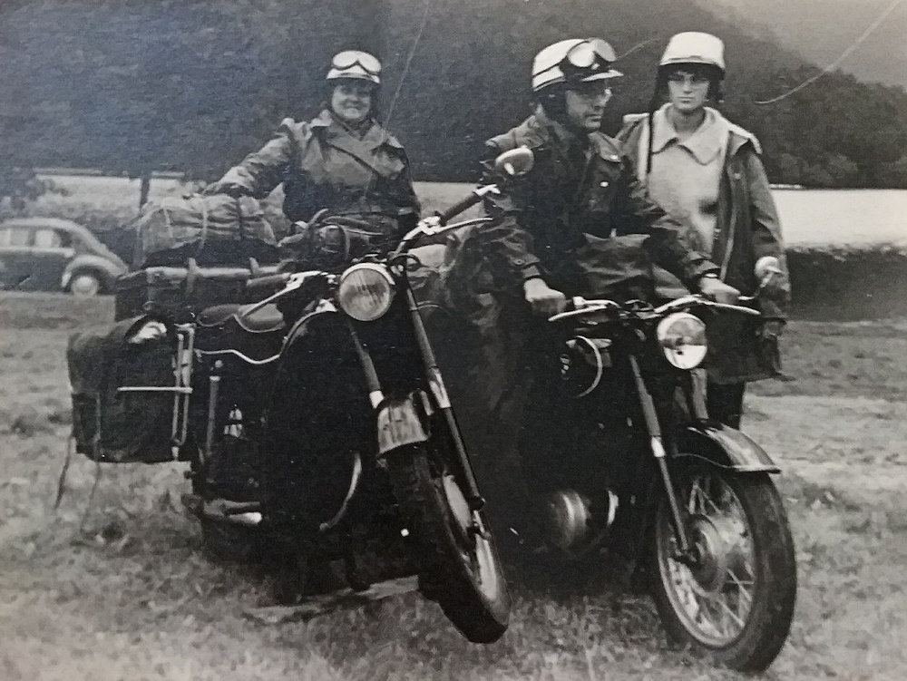 De familie Koolmees met de 2 Puchs