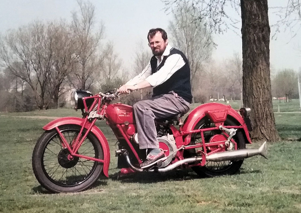 Herman Koolmees op de Moto Guzzi GTV Telaio